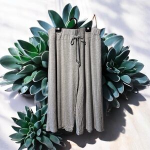 Heather Gray Stretchy Soft Wide-Leg Capri Pants